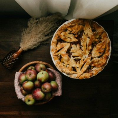 Classic pie with golden crust by Priscilla Du Preez on Unsplash